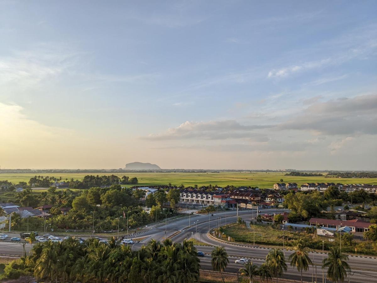 Alor Setar Imperio By Im Staycation 3Bedroom & Rooftop Pool エクステリア 写真